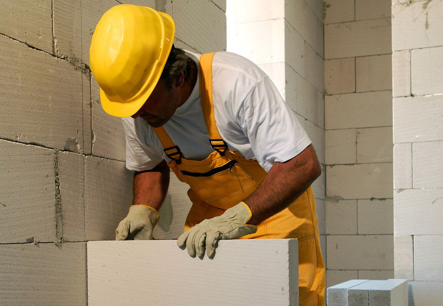 Строительство коробки дома из газоблока – недорогое и практичное решение