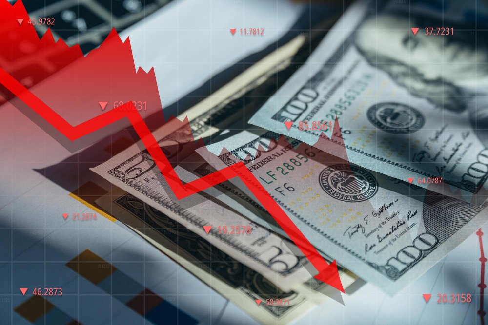 Доллар растет, гривна дешевеет: обменники обновили курс