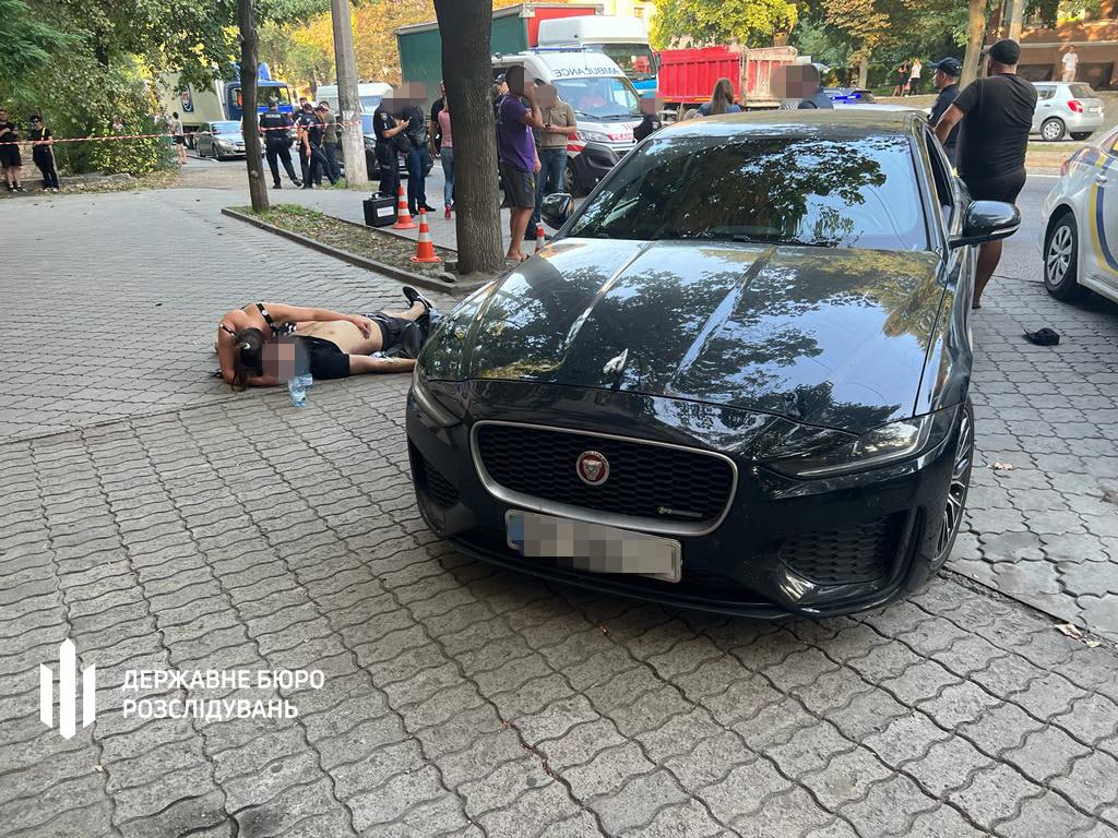 Трагічна подія в Дніпрі: Поліцейський застрелив пасажира авто під час конфлікту